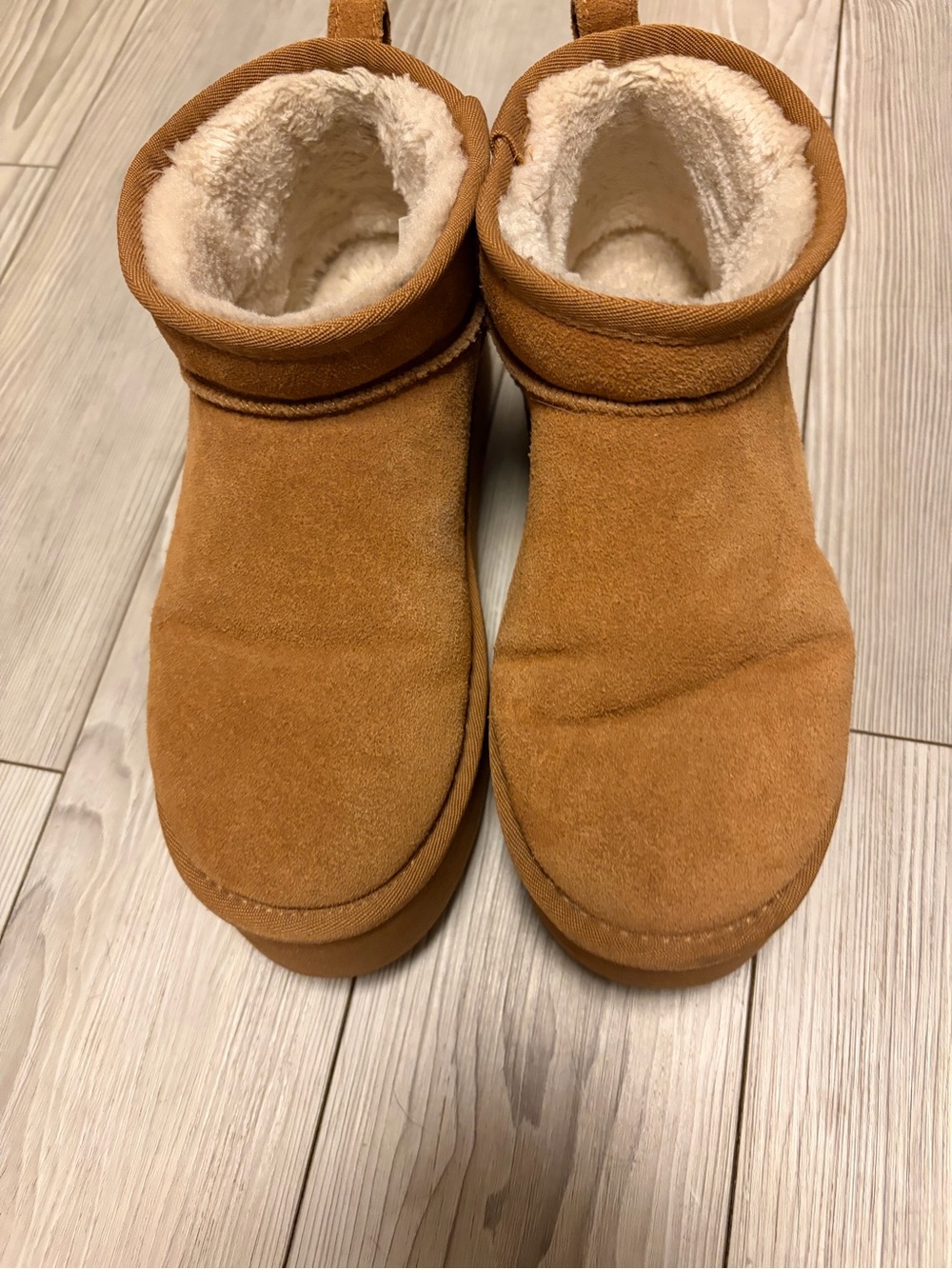 Cushionaire Platform Boots in Chestnut
